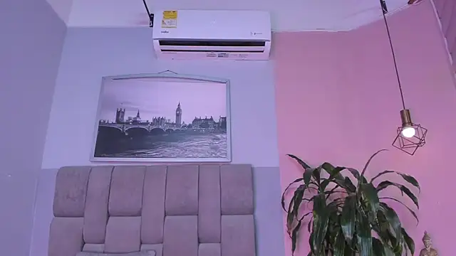 janna lopez  online show from 10/22/25, 11:32