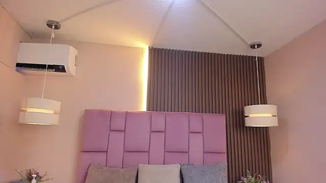 janna lopez  online show from 11/23/25, 06:24