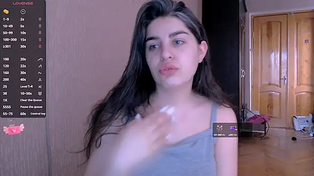 Snapshot of _Roselina_ chatting on 01/23/25, 07:11 Roselina online show from 01/23/25, 07:11