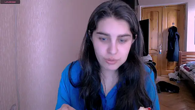 Snapshot of _Roselina_ chatting on 02/06/25, 12:05 Roselina online show from 02/06/25, 12:05