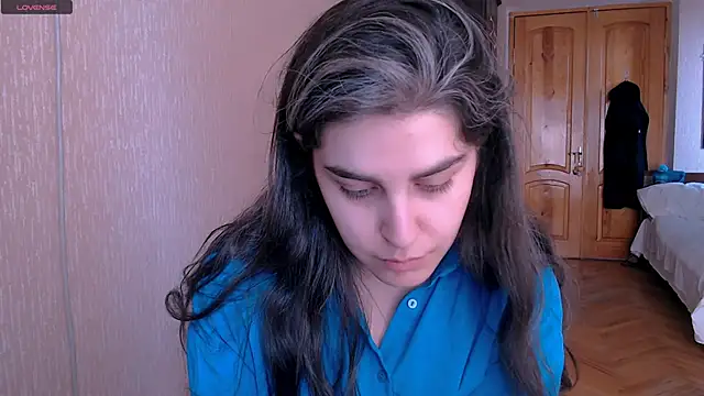 Snapshot of _Roselina_ chatting on 02/07/25, 09:05 Roselina online show from 02/07/25, 09:05