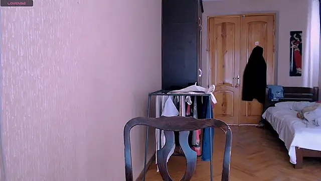 Snapshot of _Roselina_ chatting on 02/09/25, 09:16 Roselina online show from 02/09/25, 09:16