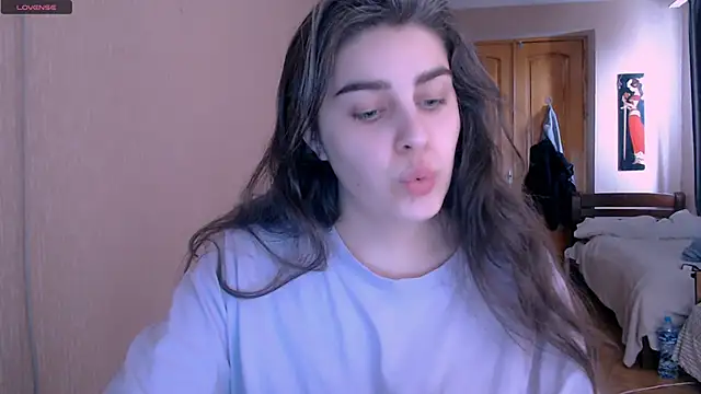 Snapshot of _Roselina_ chatting on 02/26/25, 10:04 Roselina online show from 02/26/25, 10:04