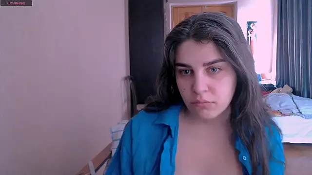 Snapshot of _Roselina_ chatting on 03/09/25, 06:39 Roselina online show from 03/09/25, 06:39