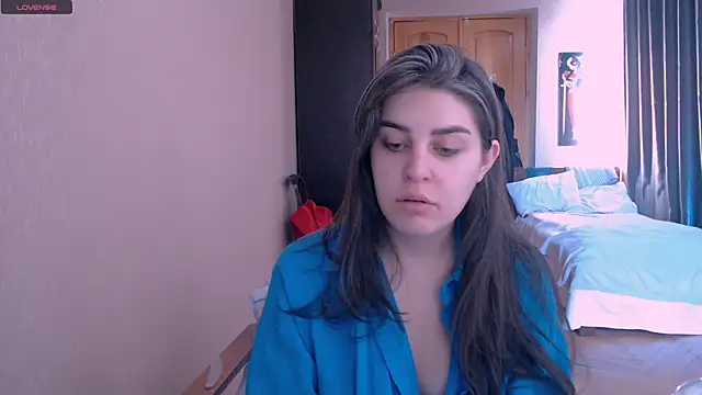 Snapshot of _Roselina_ chatting on 03/13/25, 06:16 Roselina online show from 03/13/25, 06:16