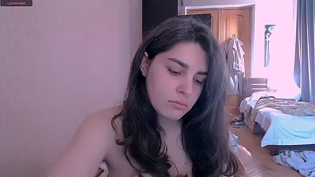 Snapshot of _Roselina_ chatting on 03/16/25, 06:20 Roselina online show from 03/16/25, 06:20