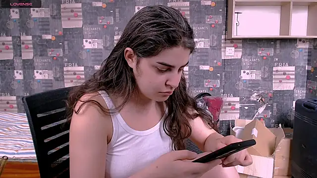 Snapshot of _Roselina_ chatting on 09/18/25, 09:00 Roselina online show from 09/18/25, 09:00