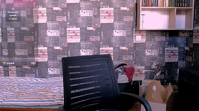 Snapshot of _Roselina_ chatting on 09/25/25, 07:12 Roselina online show from 09/25/25, 07:12