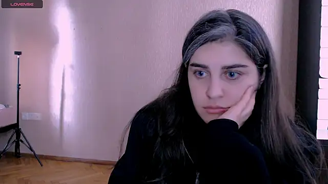 Snapshot of _Roselina_ chatting on 10/01/25, 06:52 Roselina online show from 10/01/25, 06:52