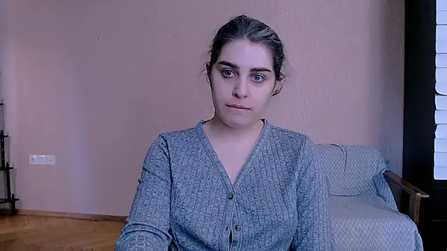 Snapshot of _Roselina_ chatting on 10/30/25, 06:59 Roselina online show from 10/30/25, 06:59