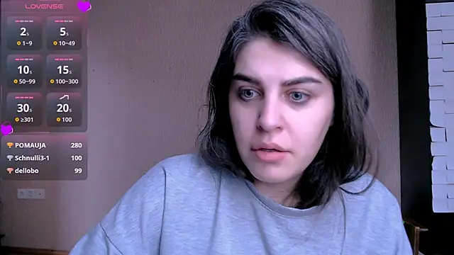 Snapshot of _Roselina_ chatting on 11/04/25, 07:18 Roselina online show from 11/04/25, 07:18