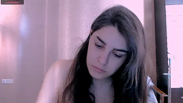 Snapshot of _Roselina_ chatting on 11/20/25, 08:14 Roselina online show from 11/20/25, 08:14