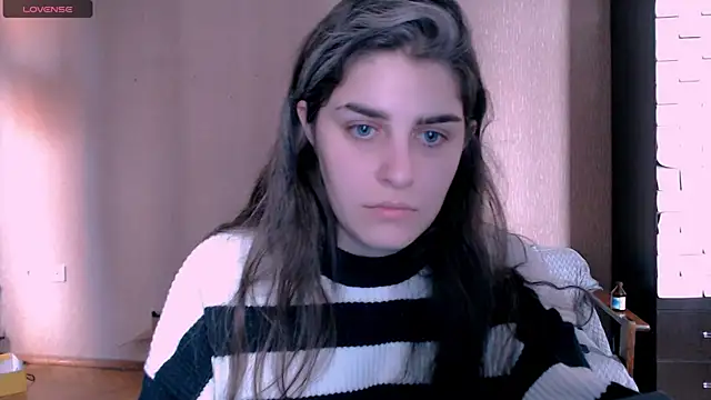 Snapshot of _Roselina_ chatting on 11/25/25, 11:21 Roselina online show from 11/25/25, 11:21