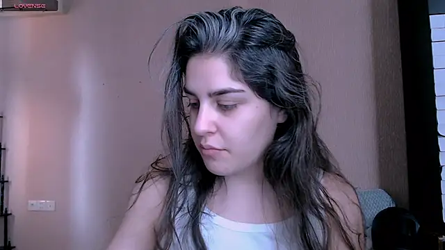 Snapshot of _Roselina_ chatting on 11/30/25, 07:34 Roselina online show from 11/30/25, 07:34