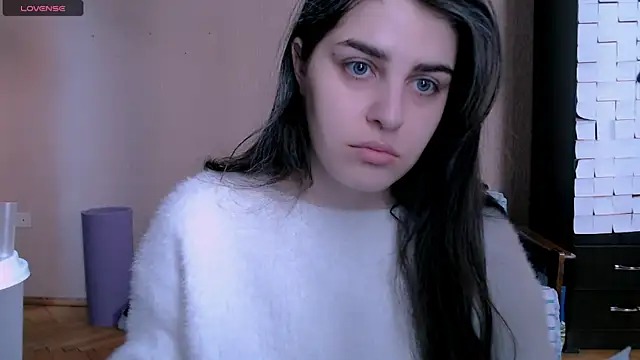 Snapshot of _Roselina_ chatting on 12/22/25, 09:28 Roselina online show from 12/22/25, 09:28