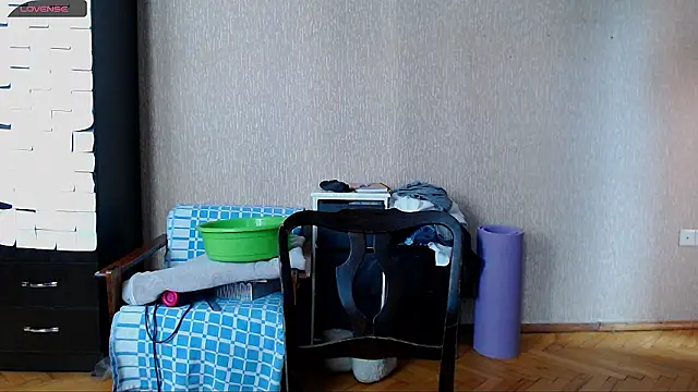 Snapshot of _Roselina_ chatting on 01/16/26, 08:29 Roselina online show from 01/16/26, 08:29