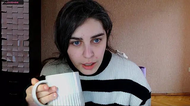 Snapshot of _Roselina_ chatting on 01/18/26, 12:20 Roselina online show from 01/18/26, 12:20