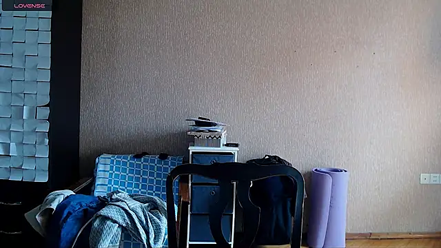 Snapshot of _Roselina_ chatting on 02/08/26, 10:51 Roselina online show from 02/08/26, 10:51