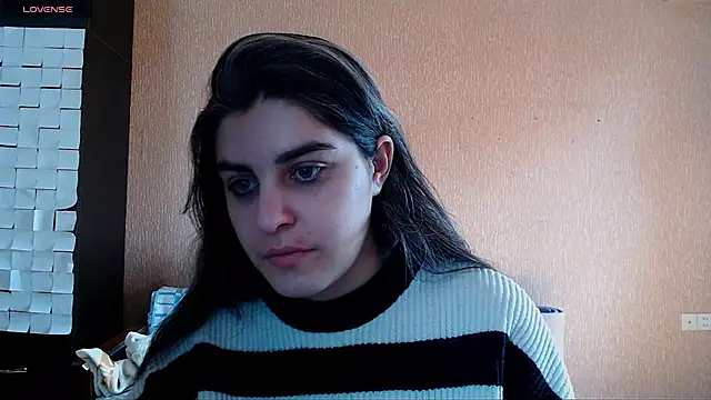 Snapshot of _Roselina_ chatting on 02/14/26, 08:11 Roselina online show from 02/14/26, 08:11