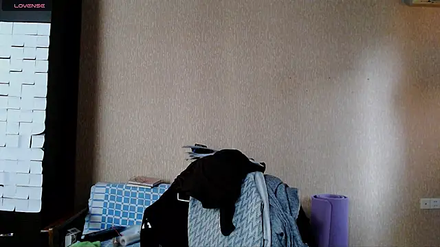 Snapshot of _Roselina_ chatting on 02/17/26, 10:56 Roselina online show from 02/17/26, 10:56