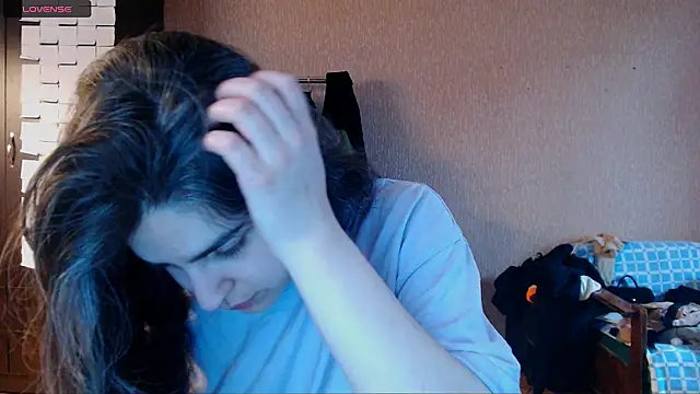 Snapshot of _Roselina_ chatting on 03/28/26, 01:00 Roselina online show from 03/28/26, 01:00