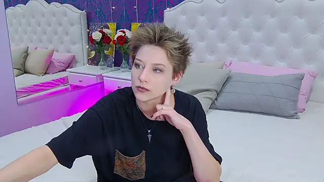 via mayer  online show from 03/04/25, 06:29