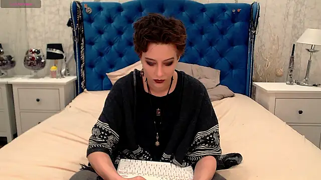 Snapshot of via_mayer_ chatting on 02/12/26, 09:43 via mayer online show from 02/12/26, 09:43