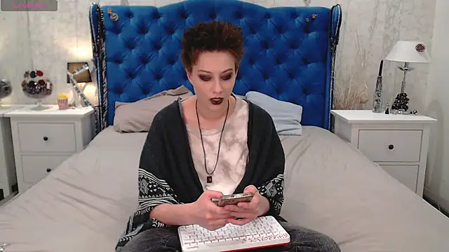 Snapshot of via_mayer_ chatting on 03/31/26, 10:26 via mayer online show from 03/31/26, 10:26