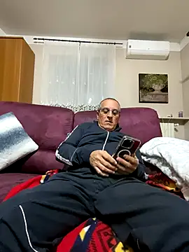 Snapshot of sempreilmio2 chatting on 10/05/25, 08:40 sempreilmio2 online show from 10/05/25, 08:40