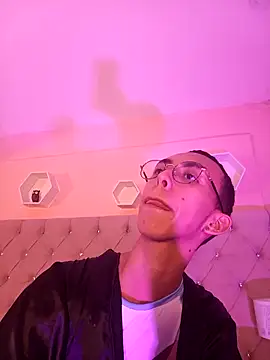 EthaanCox online show from 03/21/25, 07:46