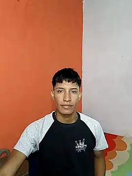 Snapshot of matteo_rivas chatting on 01/15/25, 05:05 matteo rivas online show from 01/15/25, 05:05