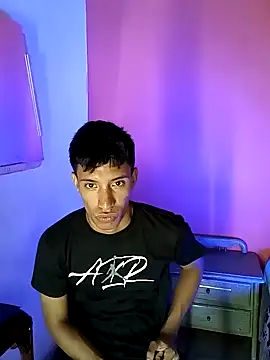 Snapshot of matteo_rivas chatting on 02/21/25, 03:43 matteo rivas online show from 02/21/25, 03:43