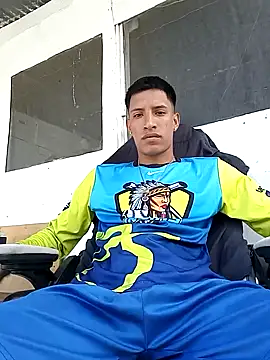 Snapshot of matteo_rivas chatting on 09/23/25, 06:11 matteo rivas online show from 09/23/25, 06:11