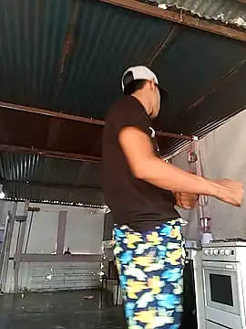 Snapshot of matteo_rivas chatting on 10/20/25, 03:45 matteo rivas online show from 10/20/25, 03:45