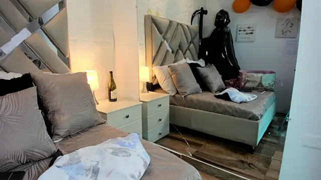 raquell moore online show from 11/03/25, 05:03