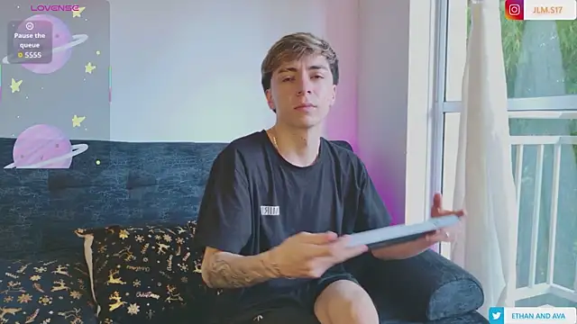 ethan and ava online show from 11/26/25, 01:34