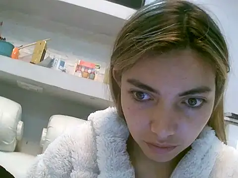 VittoriaTaylor online show from 05/06/26, 10:42