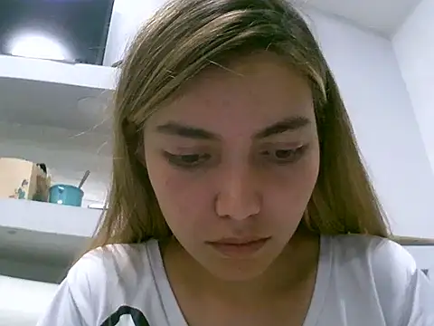 VittoriaTaylor online show from 05/16/26, 03:47
