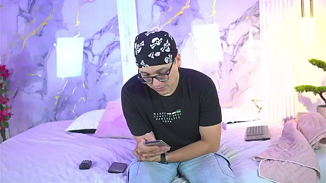 vanilla hot online show from 11/07/25, 01:33