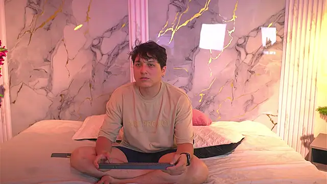 vanilla hot online show from 11/25/25, 07:25