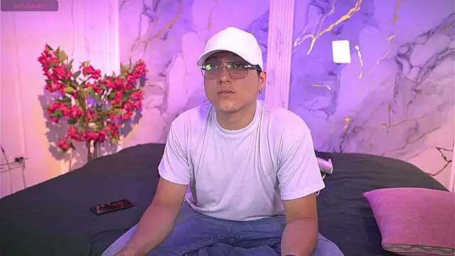 vanilla hot online show from 12/15/25, 07:29