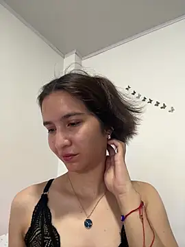 Snapshot of Bella_still chatting on 03/16/26, 01:15 Bella still online show from 03/16/26, 01:15