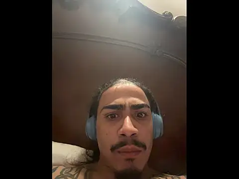 Snapshot of jamesx14877 chatting on 11/10/25, 05:39 jamesx14877 online show from 11/10/25, 05:39