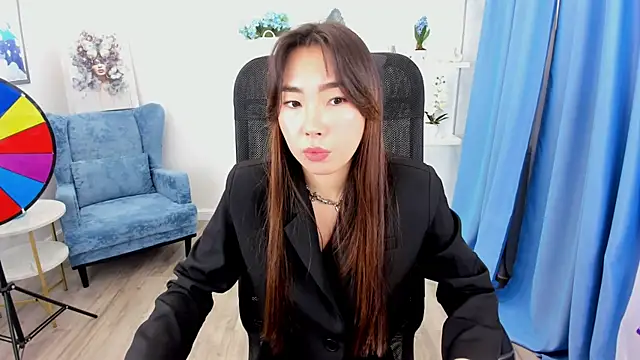 AnnaReyla online show from 11/15/25, 11:18