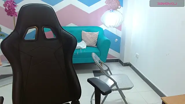 miss honey01 online show from 03/12/25, 11:22