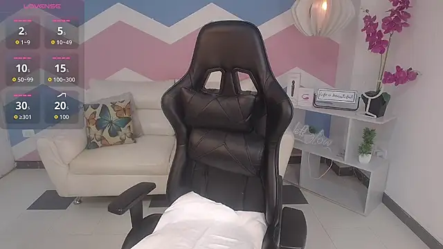 miss honey01 online show from 09/30/25, 08:58