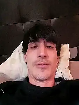 Snapshot of moutt99 chatting on 01/15/25, 05:37 moutt99 online show from 01/15/25, 05:37