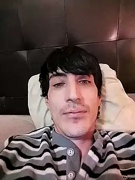 Snapshot of moutt99 chatting on 01/19/25, 05:26 moutt99 online show from 01/19/25, 05:26