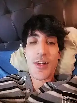 Snapshot of moutt99 chatting on 01/23/25, 02:50 moutt99 online show from 01/23/25, 02:50