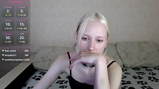 Snapshot of Mary_Kitty88 chatting on 02/22/25, 06:19 Mary Kitty88 online show from 02/22/25, 06:19